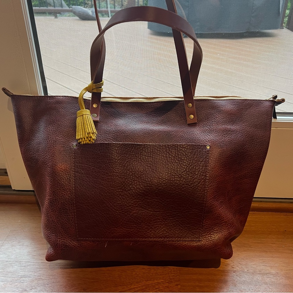 Portland Leather Oversized Cinnamon Bear Zipper Tote